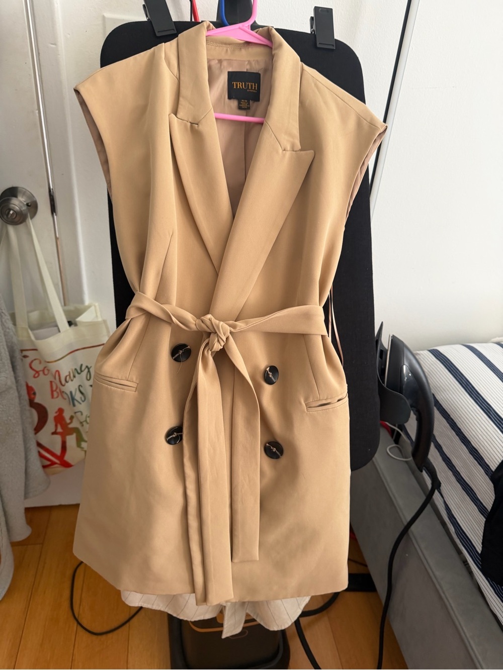 TRUTH By Republic Pink Lined Jacket Label Close-Up